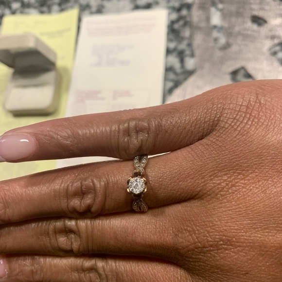 Marks & Morgan Jeweler’s “ Fashion Diamond RG” - Picture 3 of 6